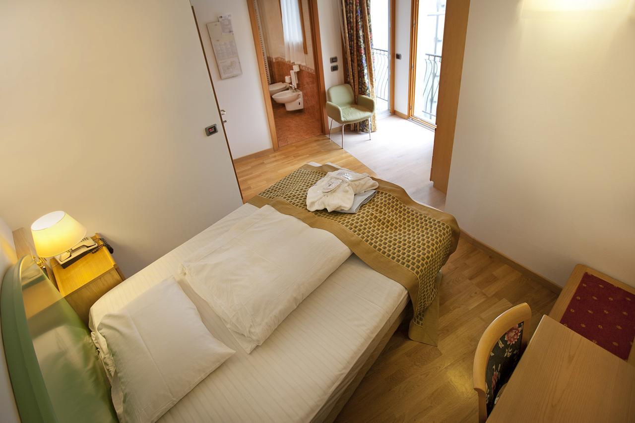 Hotel Venezia Malcesine Zewnętrze zdjęcie